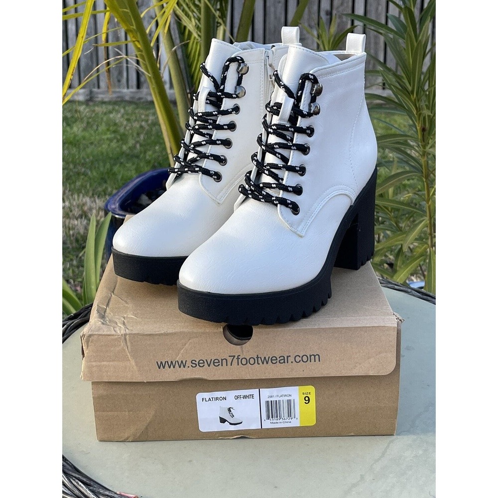 NEW With Box! Seven7Footwear. Flatiron, Off-White Boot. Size 9. Zip On Side.